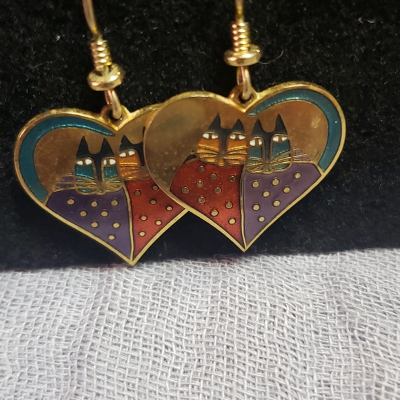 Earrings - Picture 2 of 3
